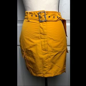 Cute reflective yellow/orange cargo skirt, with  belt.